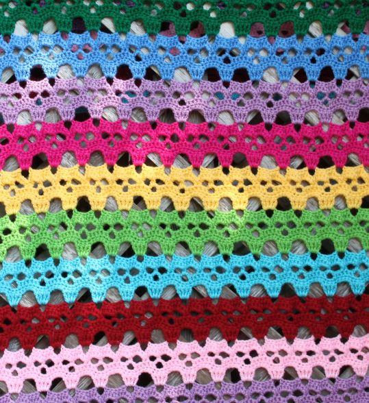 SkullsInRowMultiColor03